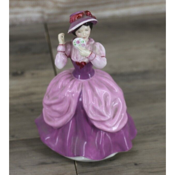 VINTAGE Royal Doulton Lady Pamela 1973 Porcelain Figurine HN 2718 Women Mirror